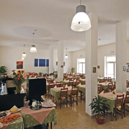 Hotel Happy