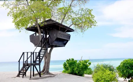 Palompon Traveler's Lodge Отели в г. Паломпон