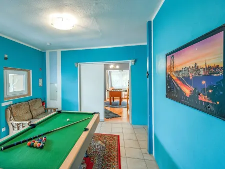 Premium Holiday Home in Brilon-Wald Near Ski Area Отели в г. Брилон