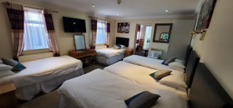 Diamonds Guest House Hotels in 