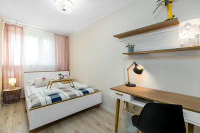 Apartment Cytadela Park by Renters Hôtels à : Suchy Las