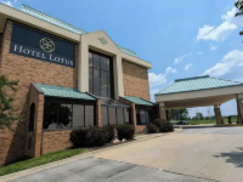 Hotel Lotus Kansas City Stadium Hotels near GEHA Field at Arrowhead Stadium