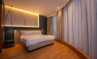 Black Diamond Hotel