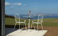 Kinbane Self Catering Cottages - 'Makem's Cottage'