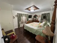 Holland Farmhouse Inn B&B - breakfast