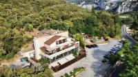 Hôtel Le Belvédère Hôtels à : Barjac