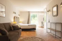 Hôtel l'Arena Hotels in Puget-sur Argens