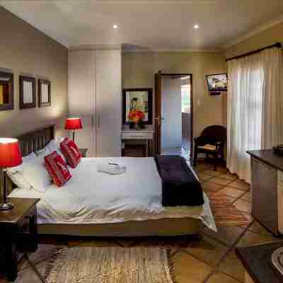 Room-Guest Lodge, Double Bed and Sofa be Rooms