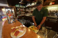 Santa San - bar