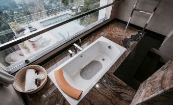 The Panoramic Getaway