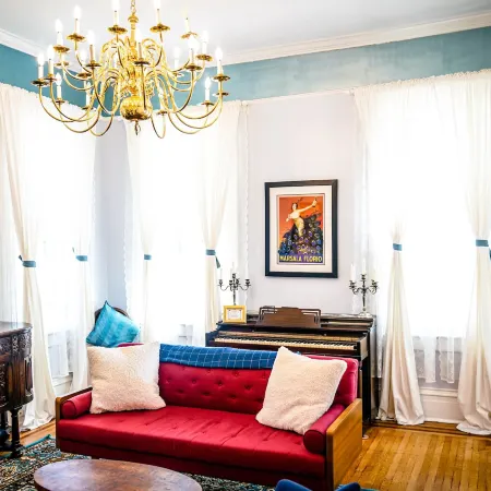 Isetta Inn (Boutique Hostel)