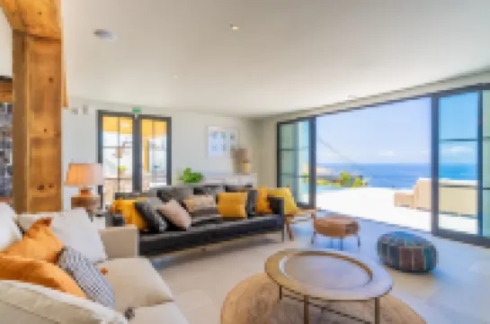 Horizonte Azul Hotels in Ribeira Brava