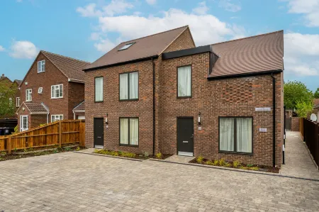 Citystay Living - Finch House Отели рядом с достопримечательностью «TWI Ltd»