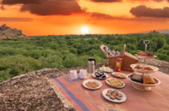 Amã住宿和小徑Abhay Manor， Kaali Toonk