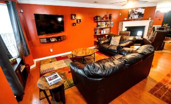 Amazin Lrg 3 Bed House w/ King Bed