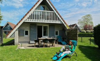 Olivia 6Pers House with a Private Garden Close to the National Park Lauwersmeer