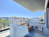 Tavira Grand Balcony with Pool by Homing - parkir