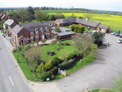 The Royal Arms Hotel Hotels near Whitemoors