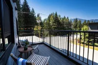 Hemlock Hangout by Revelstoke Vacations