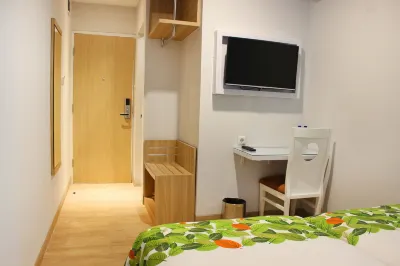 Stori Hotel Ambon Hotel dekat Pantai Halong