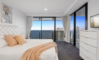 Circle on Cavill - Private Apartments - Apartment Stay