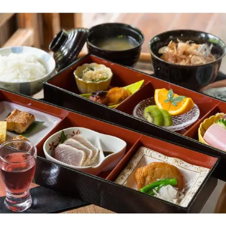 140 Year-Old Mountain Village Inn Orihashi Hotel