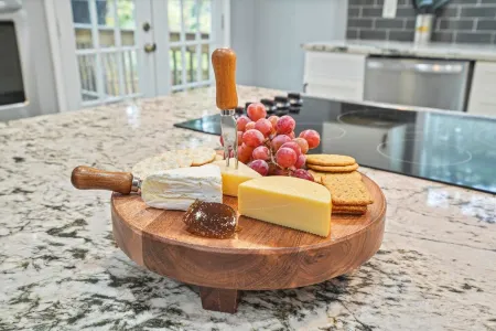 Atlanta Gem, 3 miles to Mercedez Benz Stadium