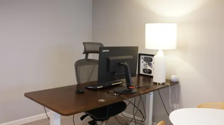 Modern 1Br Near Providence & Boeing - Fast WiFi & Work Desk