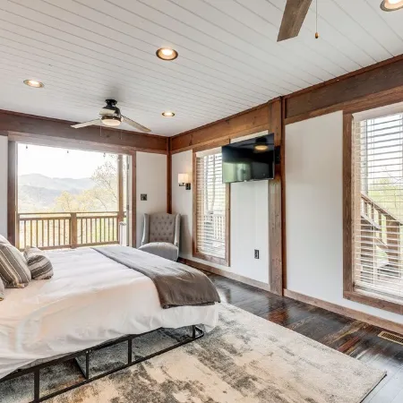 Lake Life Mountain & Lake Views, Hot Tub, & Dock Отели в г. Джонсон