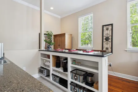 Haile Yeah! 1BR 1BA Guest Suite in Haile Village Отели в г. Haile Plantation