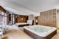 Breathtaking Lake Dillon Vista and Cozy Deck - Charming Mountain Retreat