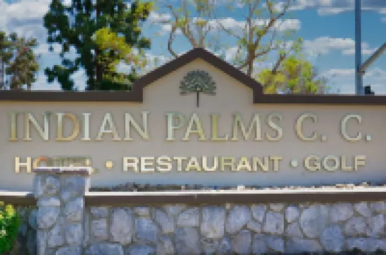 Charming Hideaway with Stylish Amenities - Cozy Tranquil Retreat