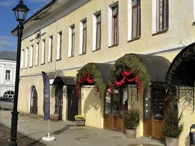 Loft Apart Apart-Hotel Hotel dekat The Varnitsky Trinity Monastery of St. Sergius