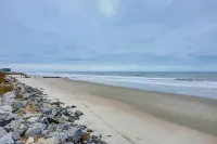 Beach Across the Street Ocean View Home w/ Roof Deck, Porch, AC - Dogs OK Hotel a Folly Beach