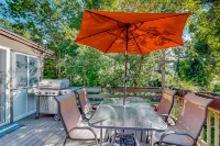 Beautifully renovated home near area's beaches with cathedral ceilings & grill
