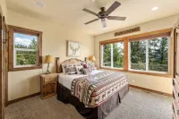 Stunning Lake Views and Premium Entertainment Amenities - Luxurious Haven