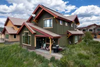 Breathtaking Mountain Vistas and Cozy Patio - Spacious Retreat Hotels in Granby