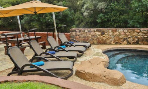 Thanda Manzi Country Hotel