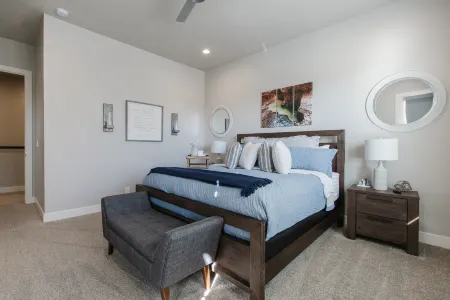 Private Hot Tub and Resort Style Pool Retreat - Luxurious Oasis