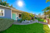 Private Entrance and Back Patio Retreat - Charming Beach Cottage