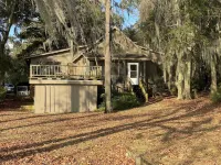 Lakefront Stay on Santee