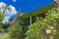 Spacious Living and Modern Comfort - Charming Island Getaway