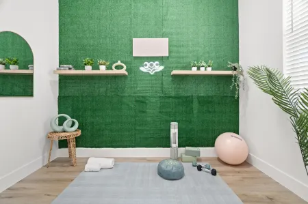 Wellness Room and Stylish Design - Inviting Urban Retreat