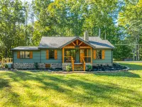Cozy Retreat with Playroom and Outdoor Lounge - Charming Family Haven Hotels in Knox County