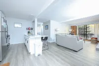 Cozy Balcony and Modern Kitchen Amenities - Serene Mountain Haven Hotels in Parowan