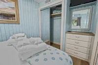 Oceanfront, Modern condo! Can't beat the combo of Location & Luxury! POOL & PIER 棕櫚島住宿飯店