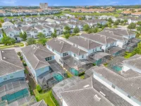 Screened Pool and Resort-Style Community Amenities - Elegant Oasis Hoteles en Condado de Osceola