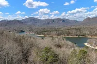 Long Range Views and Private Kayaks - Stunning Mountain Haven Hotels in Lake Lure