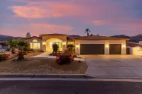 Vibrant Oasis with Pool and Billiards - Stylish Retreat Hotels near La Quinta Library