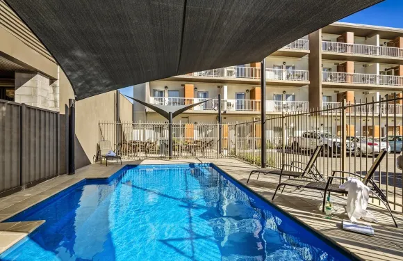 米爾迪拉探索旅館